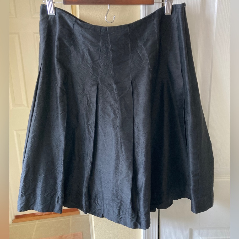 Banana Republic Black Pleated 100% Silk Skirt Size 6